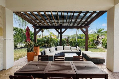 House in Wellington, Florida 6 bedrooms, 453.27 sq.m. № 2352156 - photo 8