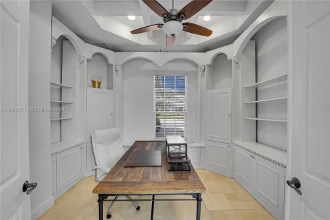 House in Wellington, Florida 6 bedrooms, 453.27 sq.m. № 2352156 - photo 22