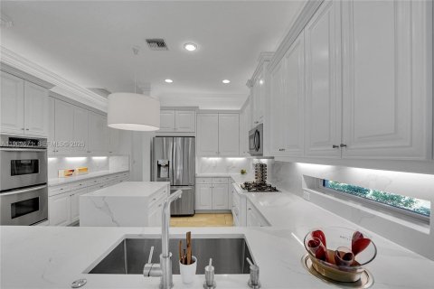 House in Wellington, Florida 6 bedrooms, 453.27 sq.m. № 2352156 - photo 18