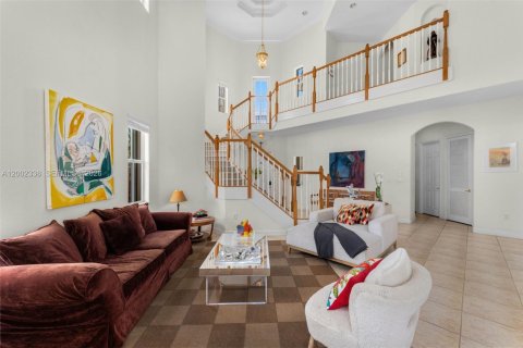 Casa en venta en Doral, Florida, 6 dormitorios, 328.97 m2 № 2170331 - foto 19