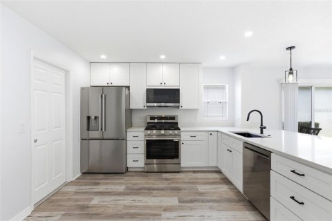 Casa en venta en The Villages, Florida, 2 dormitorios, 110.27 m2 № 2149510 - foto 3