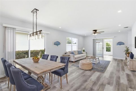 Casa en venta en The Villages, Florida, 2 dormitorios, 110.27 m2 № 2149510 - foto 9