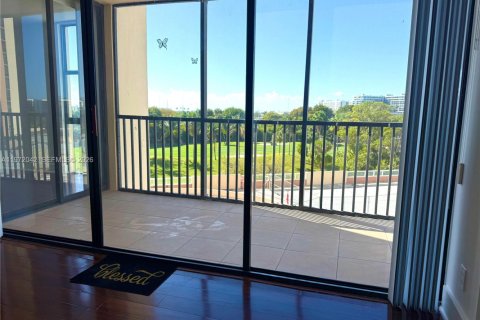 Condo in Aventura, Florida, 2 bedrooms  № 2047164 - photo 4