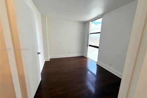 Condo in Aventura, Florida, 2 bedrooms  № 2047164 - photo 15