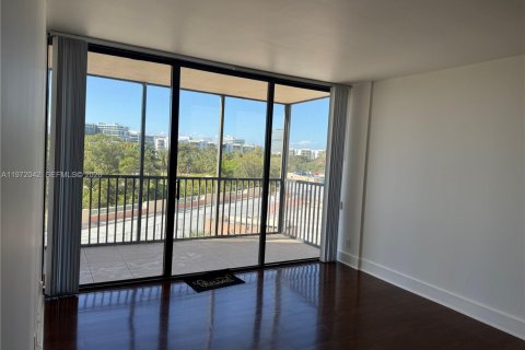 Condo in Aventura, Florida, 2 bedrooms  № 2047164 - photo 2