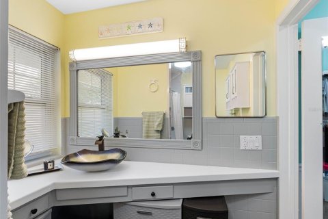 House in Saint Petersburg, Florida 4 bedrooms, 179.86 sq.m. № 1791233 - photo 23