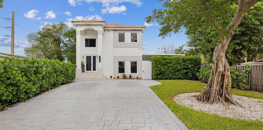 Casa en Miami, Florida 4 dormitorios, 151.62 m2 № 1647496