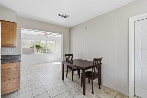 Apartment in Sarasota, Florida 2 bedrooms, 107.4 sq.m. № 2214515 - photo 5