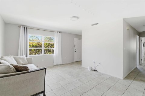 Apartment in Sarasota, Florida 2 bedrooms, 107.4 sq.m. № 2214515 - photo 4