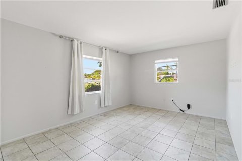 Apartment in Sarasota, Florida 2 bedrooms, 107.4 sq.m. № 2214515 - photo 16