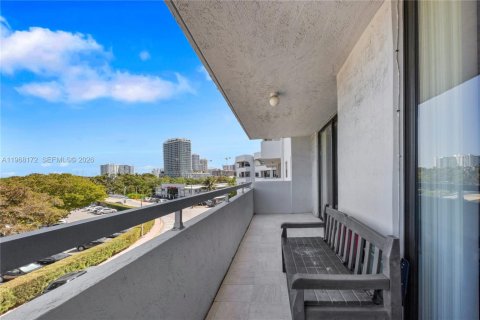 Condominio en venta en Miami Beach, Florida, 2 dormitorios, 99.68 m2 № 2029950 - foto 11