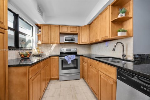 Condominio en venta en Miami Beach, Florida, 2 dormitorios, 99.68 m2 № 2029950 - foto 3