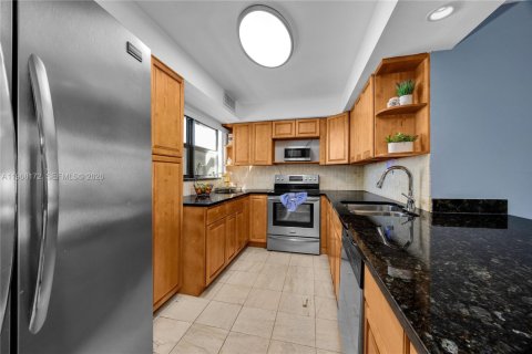 Condominio en venta en Miami Beach, Florida, 2 dormitorios, 99.68 m2 № 2029950 - foto 17