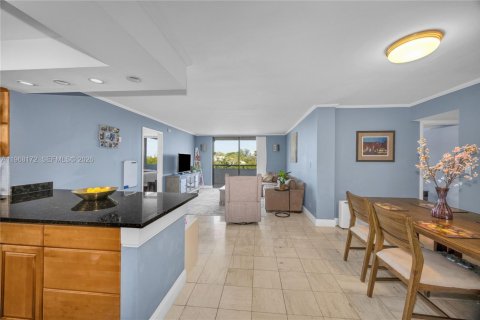 Condominio en venta en Miami Beach, Florida, 2 dormitorios, 99.68 m2 № 2029950 - foto 19