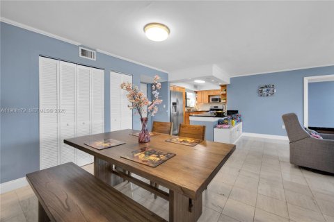 Condominio en venta en Miami Beach, Florida, 2 dormitorios, 99.68 m2 № 2029950 - foto 18