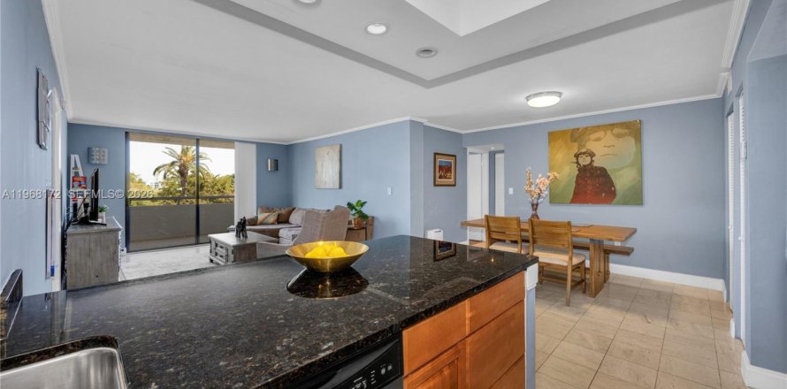 Condominio en Miami Beach, Florida, 2 dormitorios  № 2029950