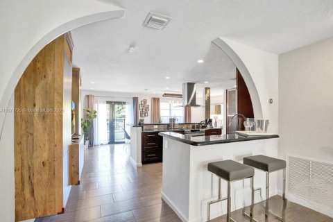 Casa en venta en Oakland Park, Florida, 3 dormitorios, 149.67 m2 № 1920396 - foto 6