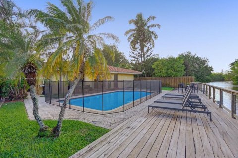 Casa en venta en Oakland Park, Florida, 3 dormitorios, 149.67 m2 № 1920396 - foto 2