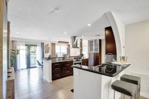 Casa en venta en Oakland Park, Florida, 3 dormitorios, 149.67 m2 № 1920396 - foto 7