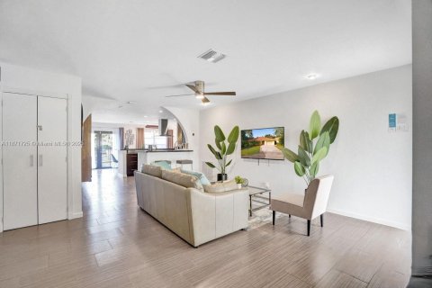 Casa en venta en Oakland Park, Florida, 3 dormitorios, 149.67 m2 № 1920396 - foto 4