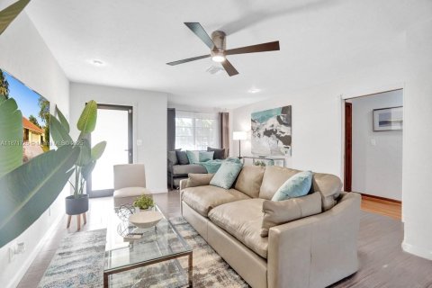 Casa en venta en Oakland Park, Florida, 3 dormitorios, 149.67 m2 № 1920396 - foto 23