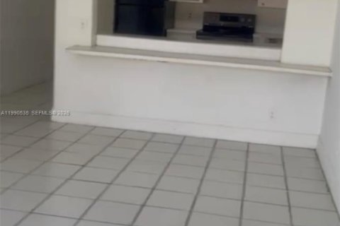 Casa en Fort Lauderdale, Florida 2 dormitorios, 74.32 m2 № 2055361