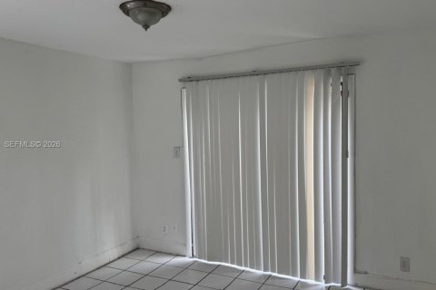 Casa en alquiler en Fort Lauderdale, Florida, 2 dormitorios, 74.32 m2 № 2055361 - foto 5