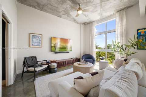 Condominio en Miami Beach, Florida, 2 dormitorios  № 2013646