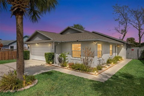 House in Kissimmee, Florida 3 bedrooms, 127.93 sq.m. № 2105837