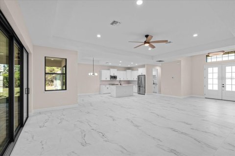 House in Rotonda, Florida 3 bedrooms, 181.35 sq.m. № 1559673 - photo 6