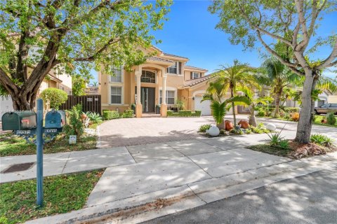 Casa en venta en Miami, Florida, 4 dormitorios, 263.01 m2 № 1940735 - foto 2
