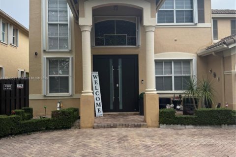 Casa en Miami, Florida 4 dormitorios, 263.01 m2 № 1940735
