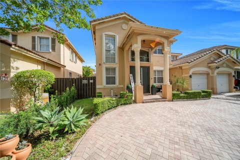 Casa en venta en Miami, Florida, 4 dormitorios, 263.01 m2 № 1940735 - foto 8