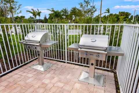 Casa en venta en Lake Worth, Florida, 3 dormitorios, 236.62 m2 № 1162995 - foto 1