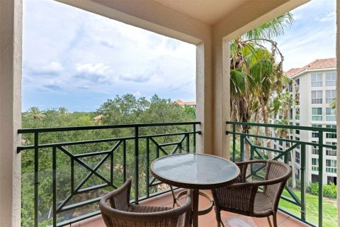 Condo in Saint Petersburg, Florida, 2 bedrooms № 2258279 - photo 27