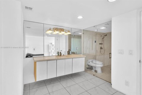 Condo in West Palm Beach, Florida, 2 bedrooms  № 1951054 - photo 30