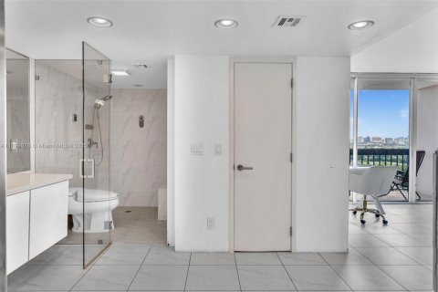 Condo in West Palm Beach, Florida, 2 bedrooms  № 1951054 - photo 28