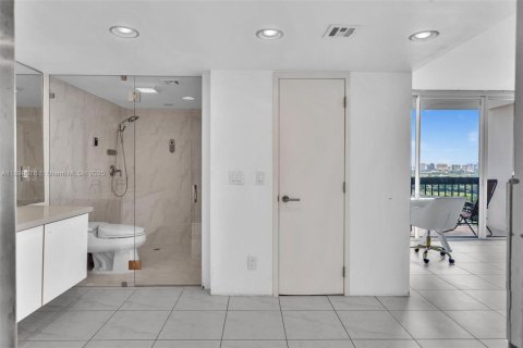 Condo in West Palm Beach, Florida, 2 bedrooms  № 1951054 - photo 27