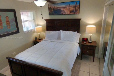 Apartamento en alquiler en Hollywood, Florida, 1 dormitorio, 197.14 m2 № 1937647 - foto 9