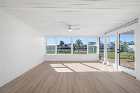 Villa ou maison à louer à Saint Petersburg, Floride: 3 chambres, 135.08 m2 № 2110074 - photo 20