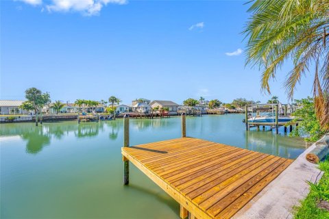 Villa ou maison à Saint Petersburg, Floride 3 chambres, 135.08 m2 № 2110074