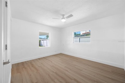 Villa ou maison à louer à Saint Petersburg, Floride: 3 chambres, 135.08 m2 № 2110074 - photo 26