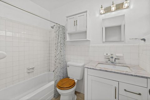 Condo in Cocoa Beach, Florida, 1 bedroom  № 1777916 - photo 9