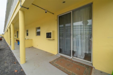 Condo in Cocoa Beach, Florida, 1 bedroom  № 1777916 - photo 12