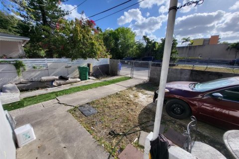 Купить коммерческую недвижимость в Майами, Флорида 114.83м2, № 2031041 - фото 11