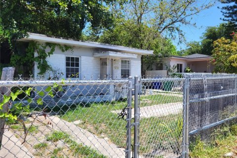 Купить коммерческую недвижимость в Майами, Флорида 114.83м2, № 2031041 - фото 4