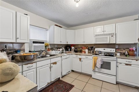 Villa ou maison à vendre à Mount Dora, Floride: 3 chambres, 138.24 m2 № 2092856 - photo 10