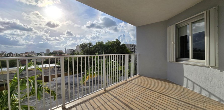 Condo à Miami, Floride, 2 chambres  № 1942101