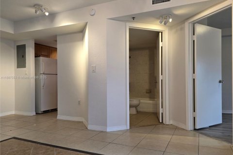 Copropriété à louer à Miami, Floride: 2 chambres № 1942101 - photo 6