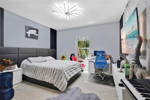 House in Orlando, Florida 5 bedrooms, 392.23 sq.m. № 2277229 - photo 29